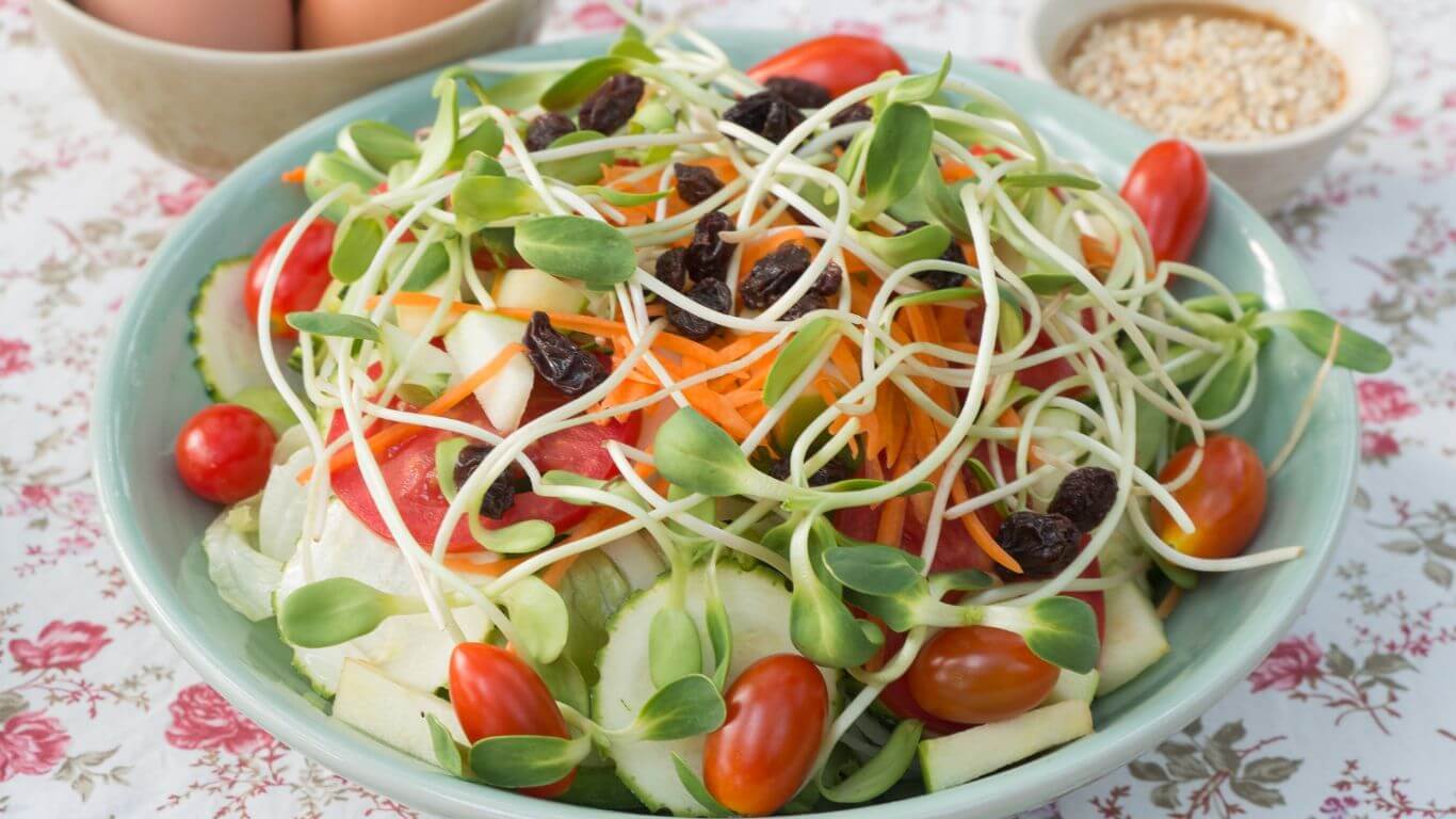 Aprenda a fazer salada especial para churrasco