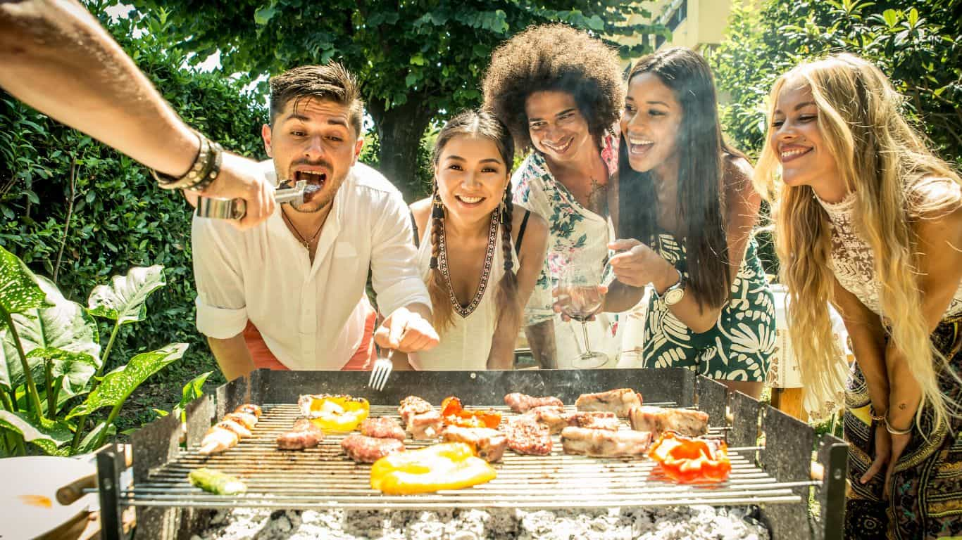 Churrasco de Aniversário: Preparando uma Festa Especial