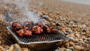 Churrasco na Praia: Dicas e Receitas Práticas